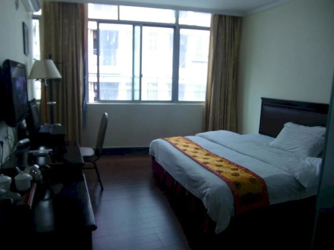 Dongxing Hotel
