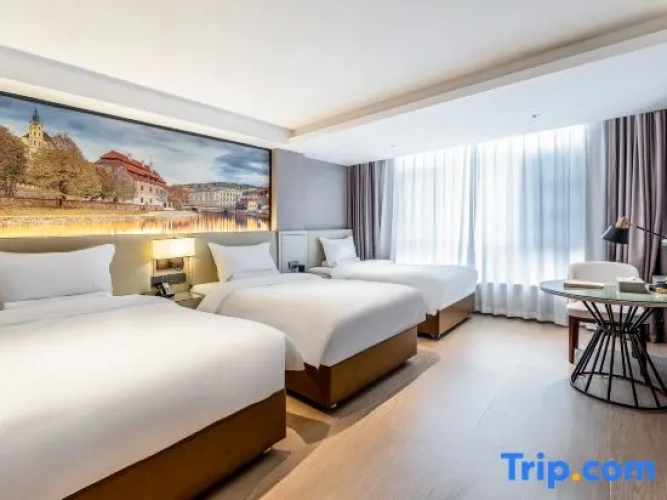 3 Bedrooms Standard room with view