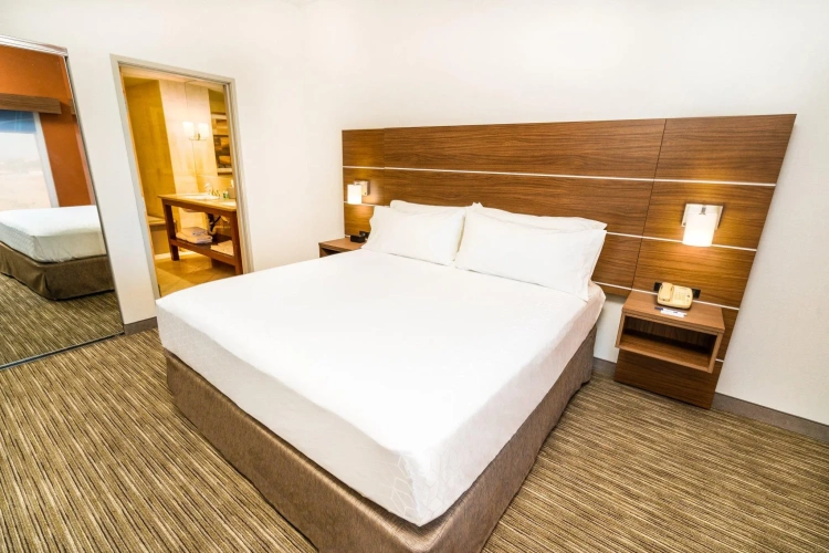 Standard Double room with city view