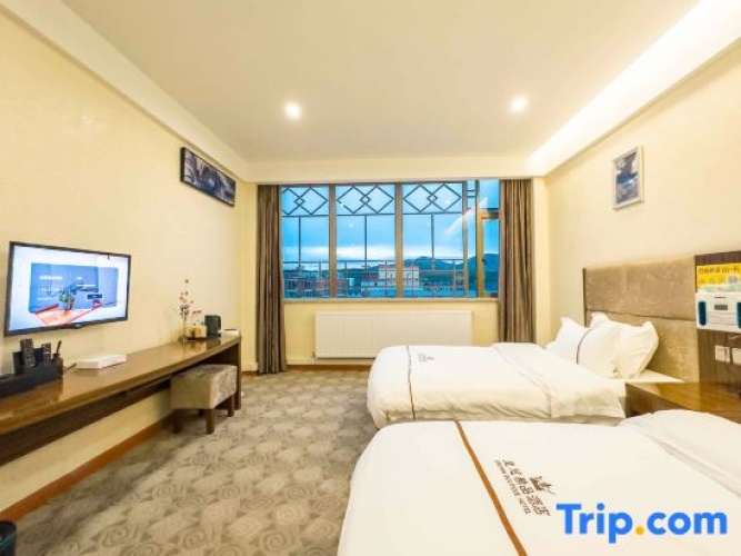 Standard Twin room with mountain view