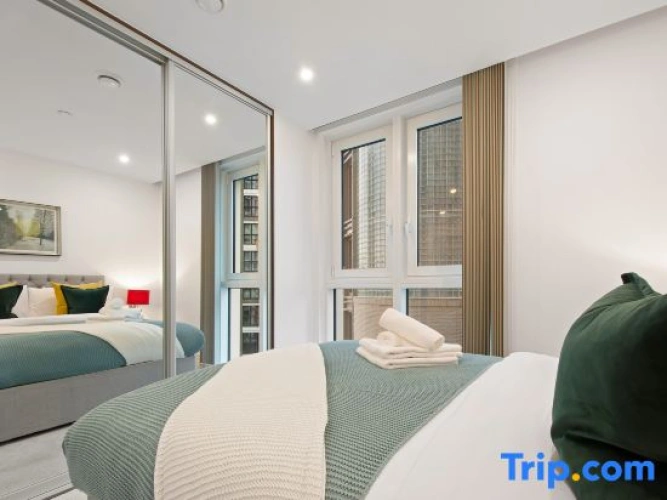 1 Bedroom Apartment with city view