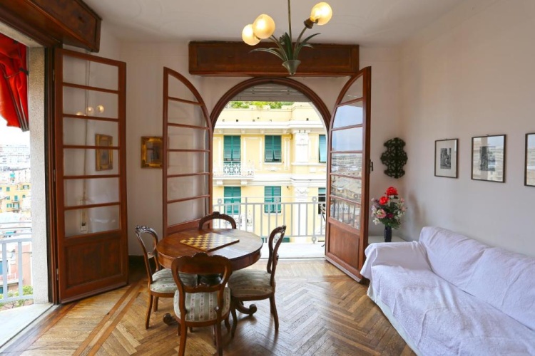 4 Bedrooms Apartment