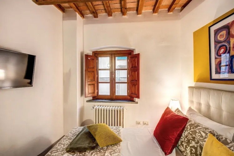 AwesHome - Pisa Tower House