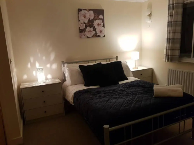 2 Bed Apartment - Sleeps 5 - Wifi - Parking - Pets