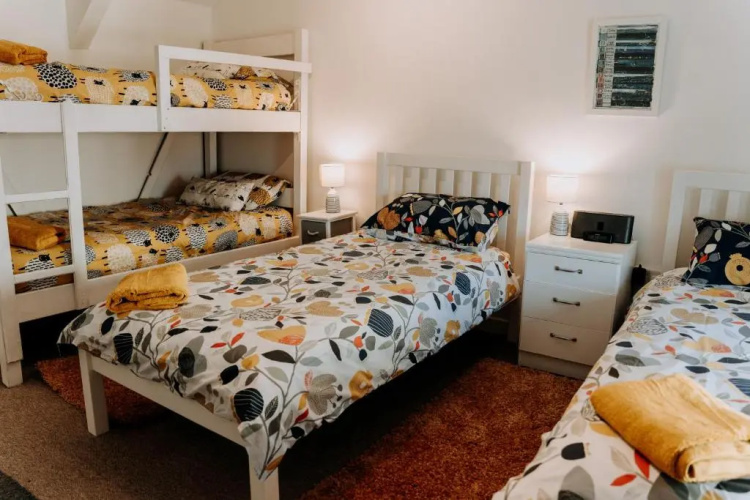 Hamilton Lodge - Cottage sleeps 8