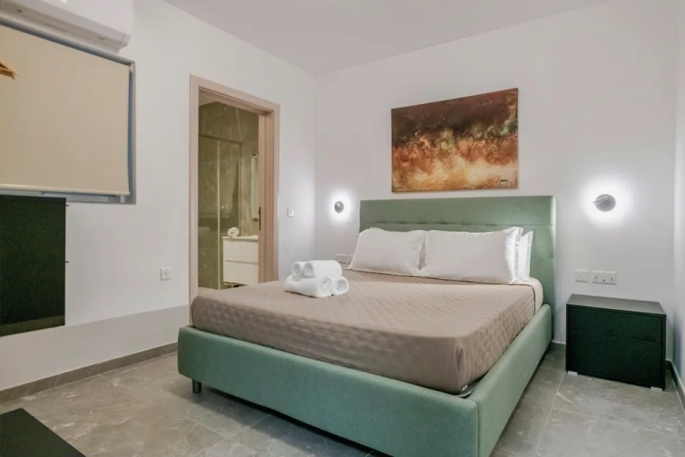 3 Bedrooms Apartment with balcony