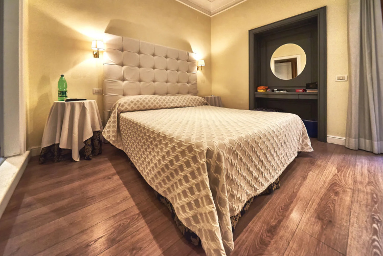 Townhouse Condotti 29