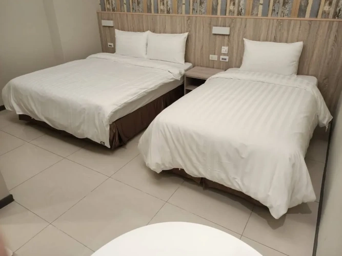 Standard Triple room