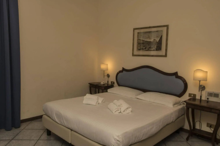 BYPILLOW Goldoni
