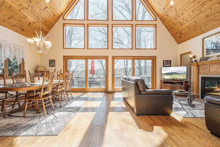 Dreamers Inn by Taylor Made Deep Creek