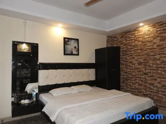 Deluxe Double room with balcony and with mountain view