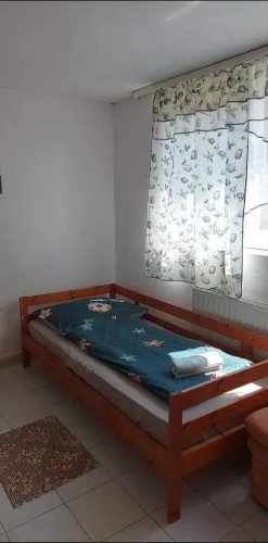 Standard Quadruple room with garden view