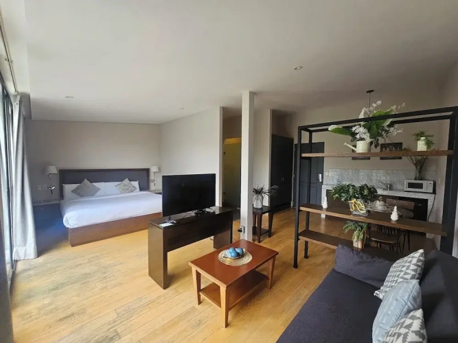 Deluxe Suite