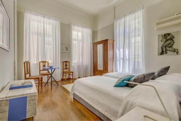 Neoclassical apartment next to Acropolis