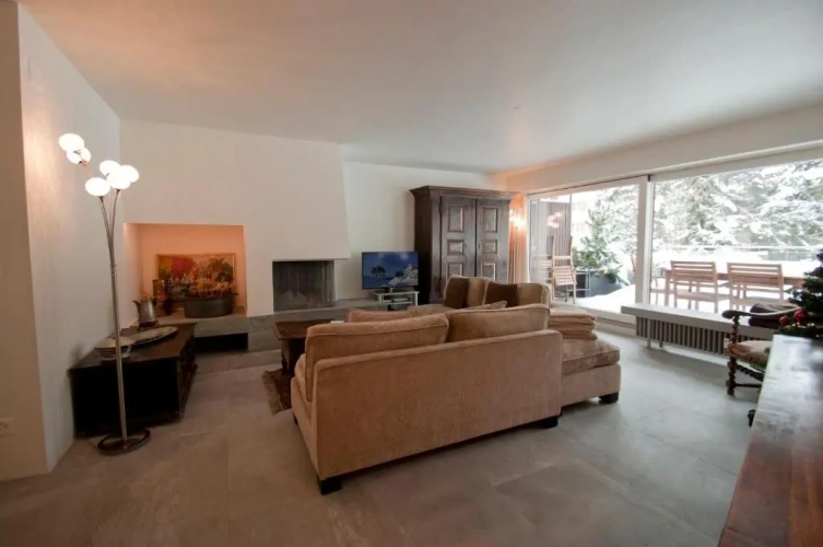 3 Bedrooms Apartment