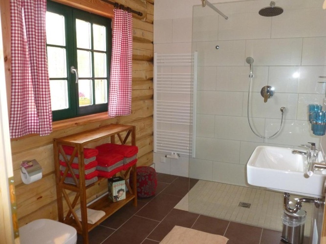 2 Bedrooms Cottage