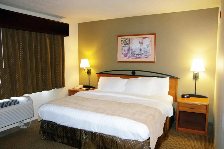 Red Lion Inn & Suites Grimes