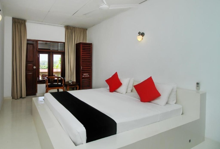 Standard Double room with lake view