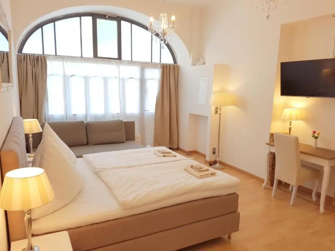 2 Bedrooms Apartment