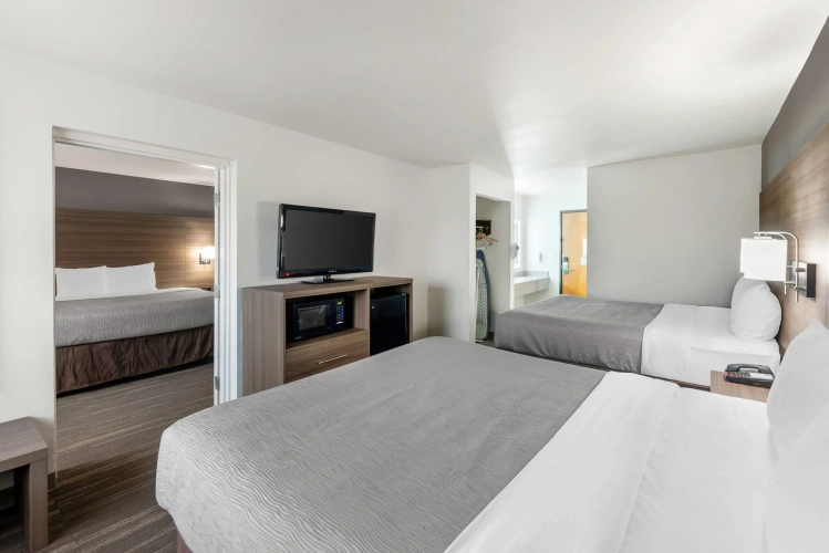 Standard Quadruple room