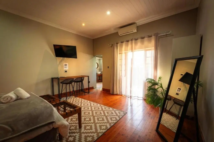 Telos at Connor Hotel