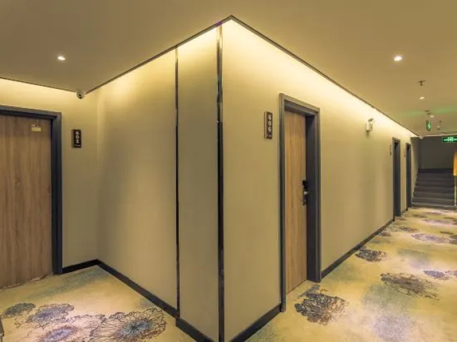Lingyun Five Seasons Hotel