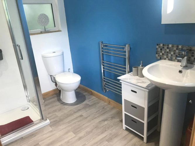 Kingfisher Glamping Cabin