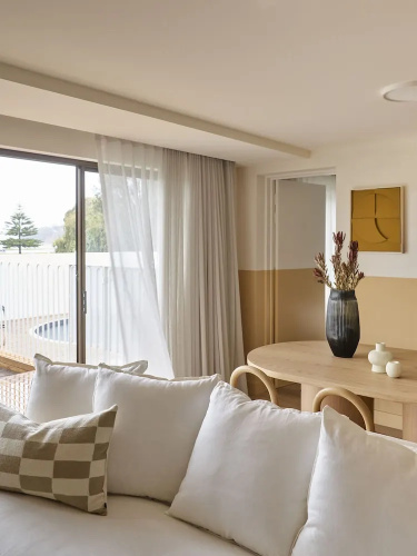 The Isla & Casita Motel