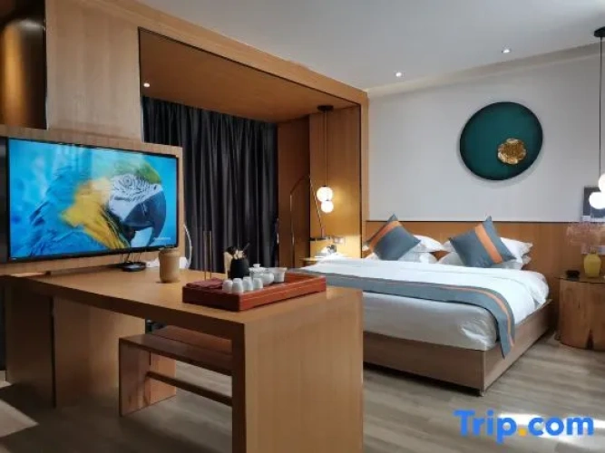 Executive Suite with lake view