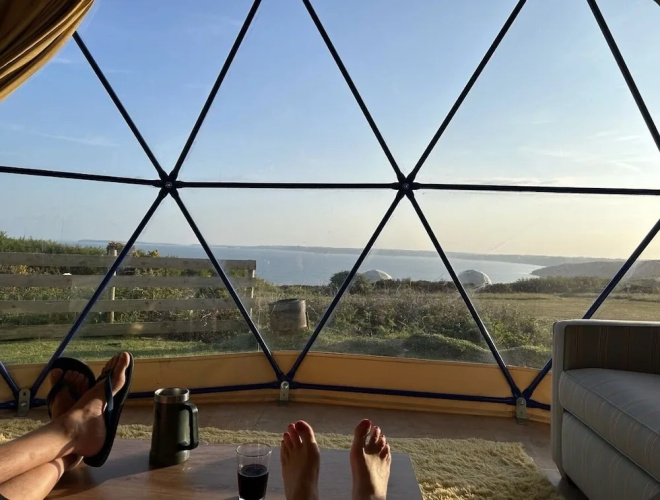 Geodome Glamping With sea Views Near Pendine