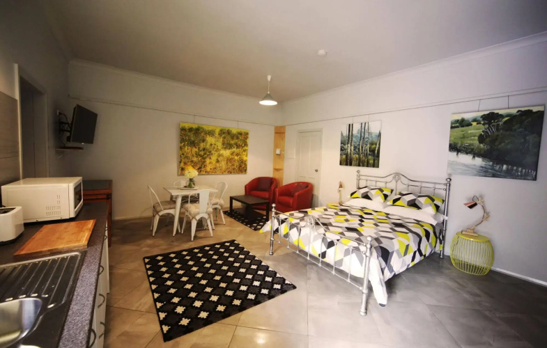 Latrobe Art Apartments