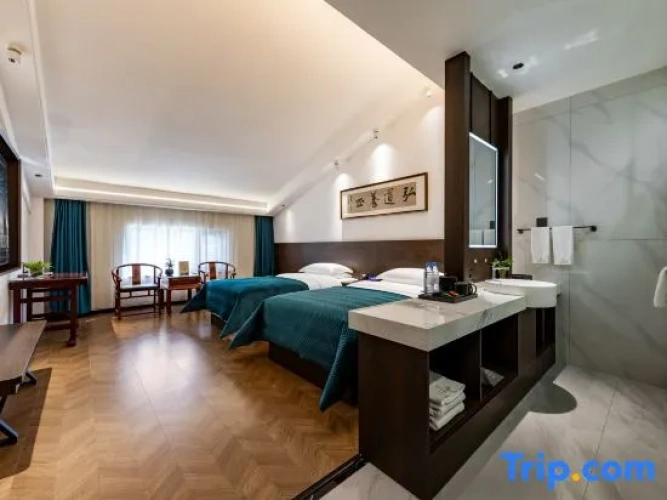 Standard Double room with river view