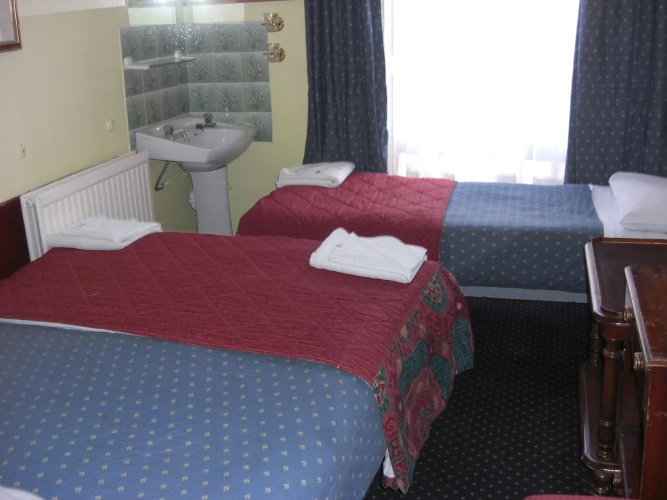 Albany Hotel