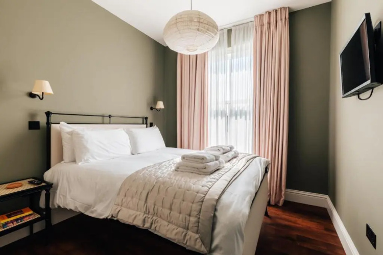 Redland Suites - Apartment 5