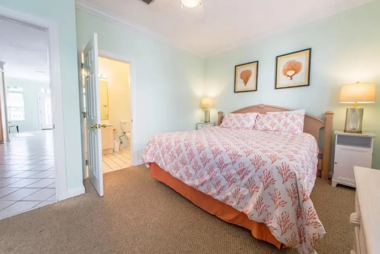 Brzee Bungalow