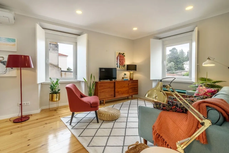 2 Bedrooms Apartment
