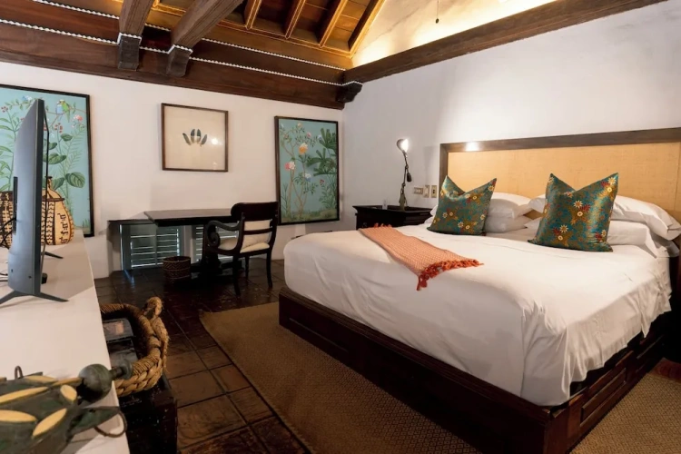 2 Bedrooms Duplex Suite with balcony