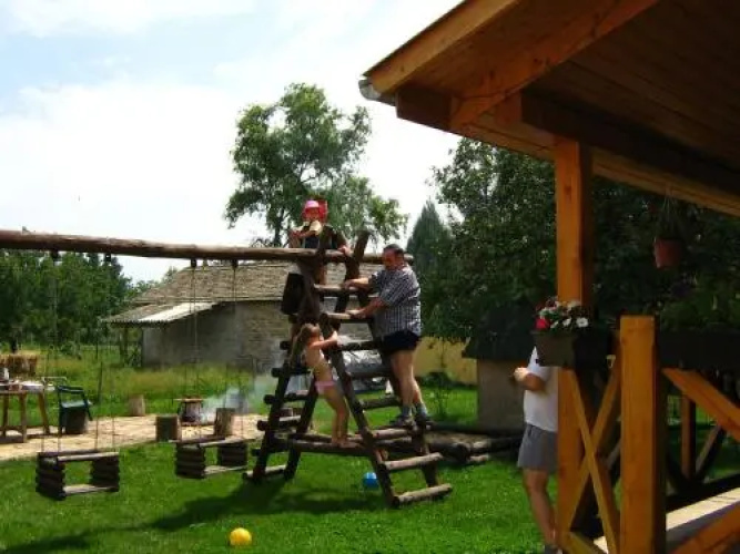 Lilaakác Panzió