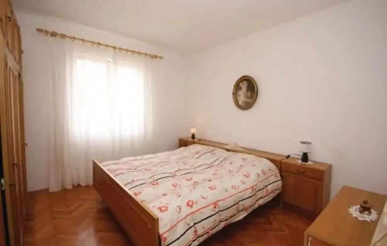 Apartment 773