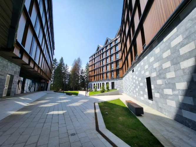 Woodside 430 Apartment