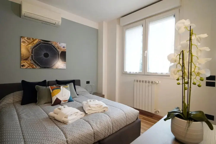 Modern Apt Next to M3 Metro, Milan