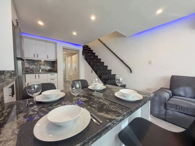 2 Bedrooms Apartment with balcony