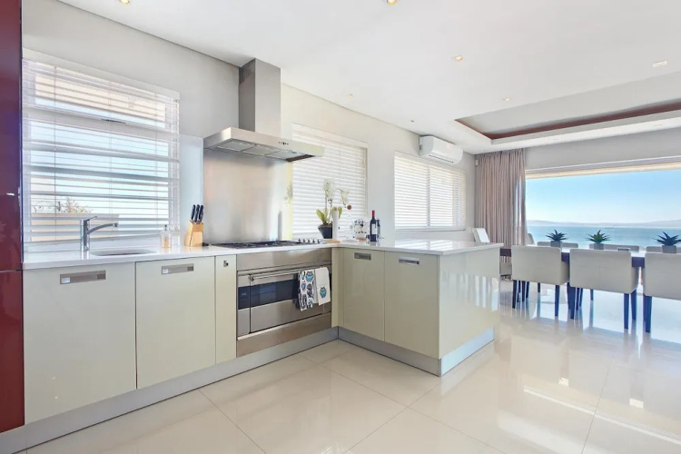 Spacious 3bed Apt Overlooking Cape Town Panova