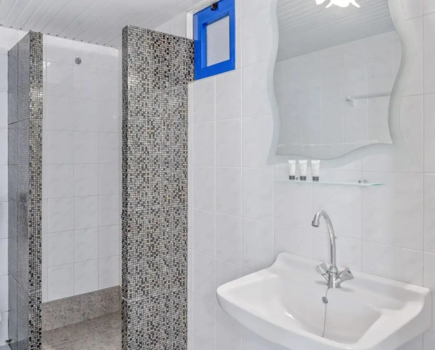 1 Bedroom Triple Apartment