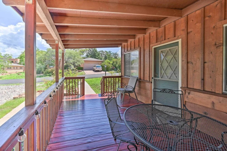 Quaint Sedona Cottage w/ Backyard + Views!