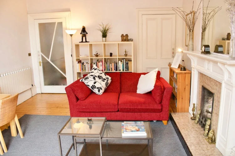 2 Bedroom Flat In Morningside