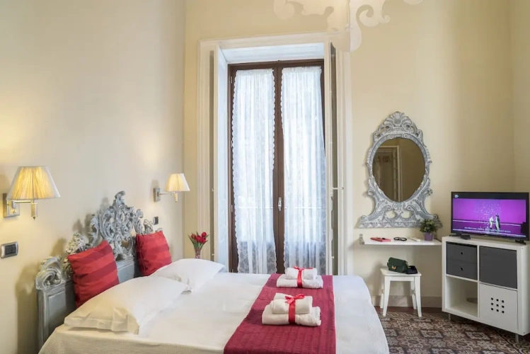 Deluxe Suite with balcony
