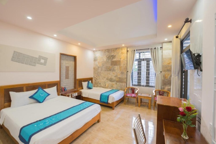 Standard Triple room