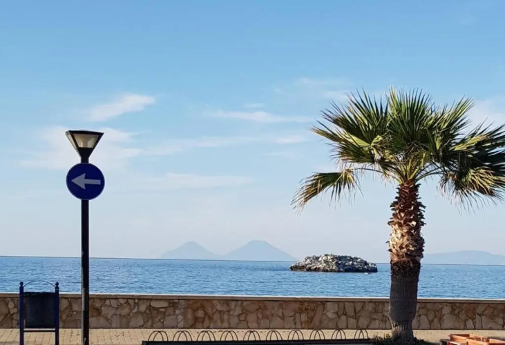 Casa tranquilla e luminosa con terrazzo a due passi dal mare