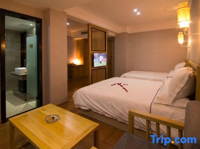 Suite with garden view